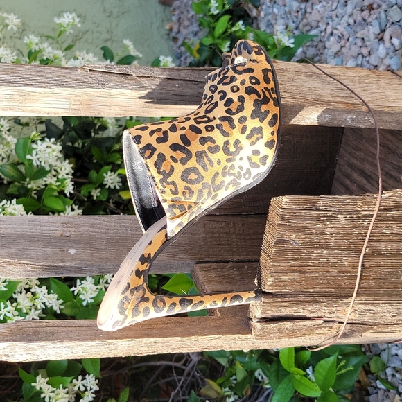 Animal Print Heels - Picture 8 of 10